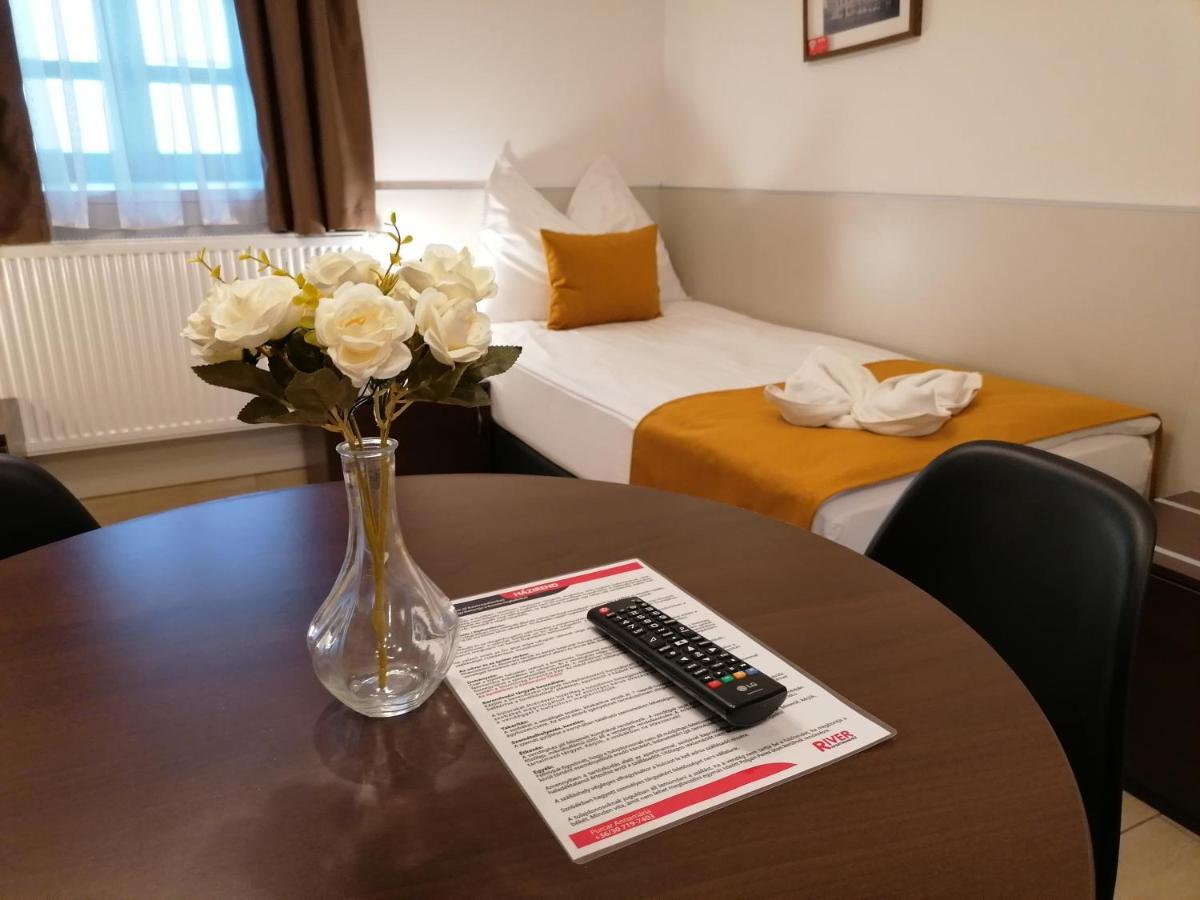 River Apartmanhaz Jaszbereny Luaran gambar