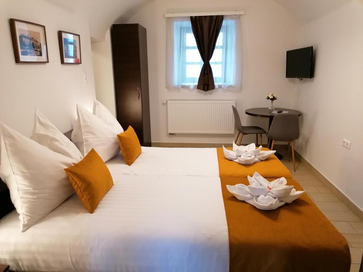 River Apartmanhaz Jaszbereny Luaran gambar