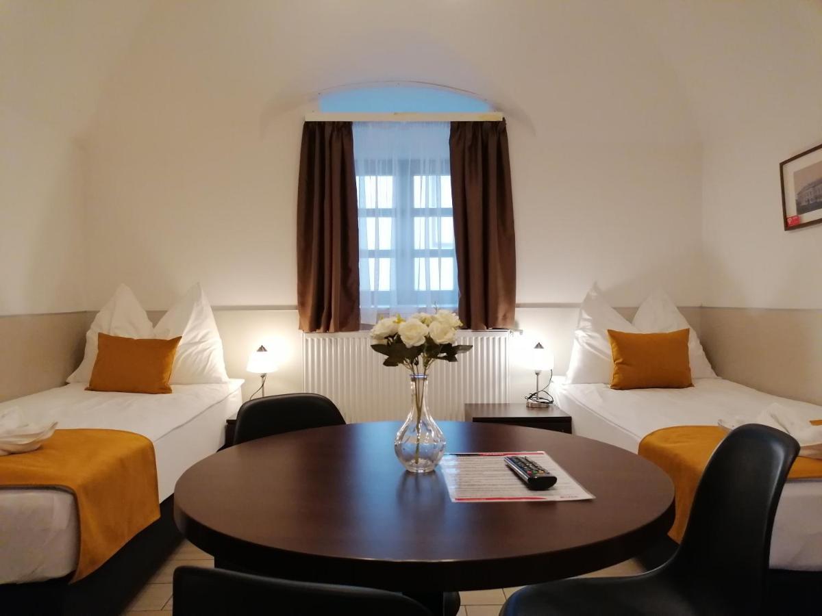 River Apartmanhaz Jaszbereny Luaran gambar