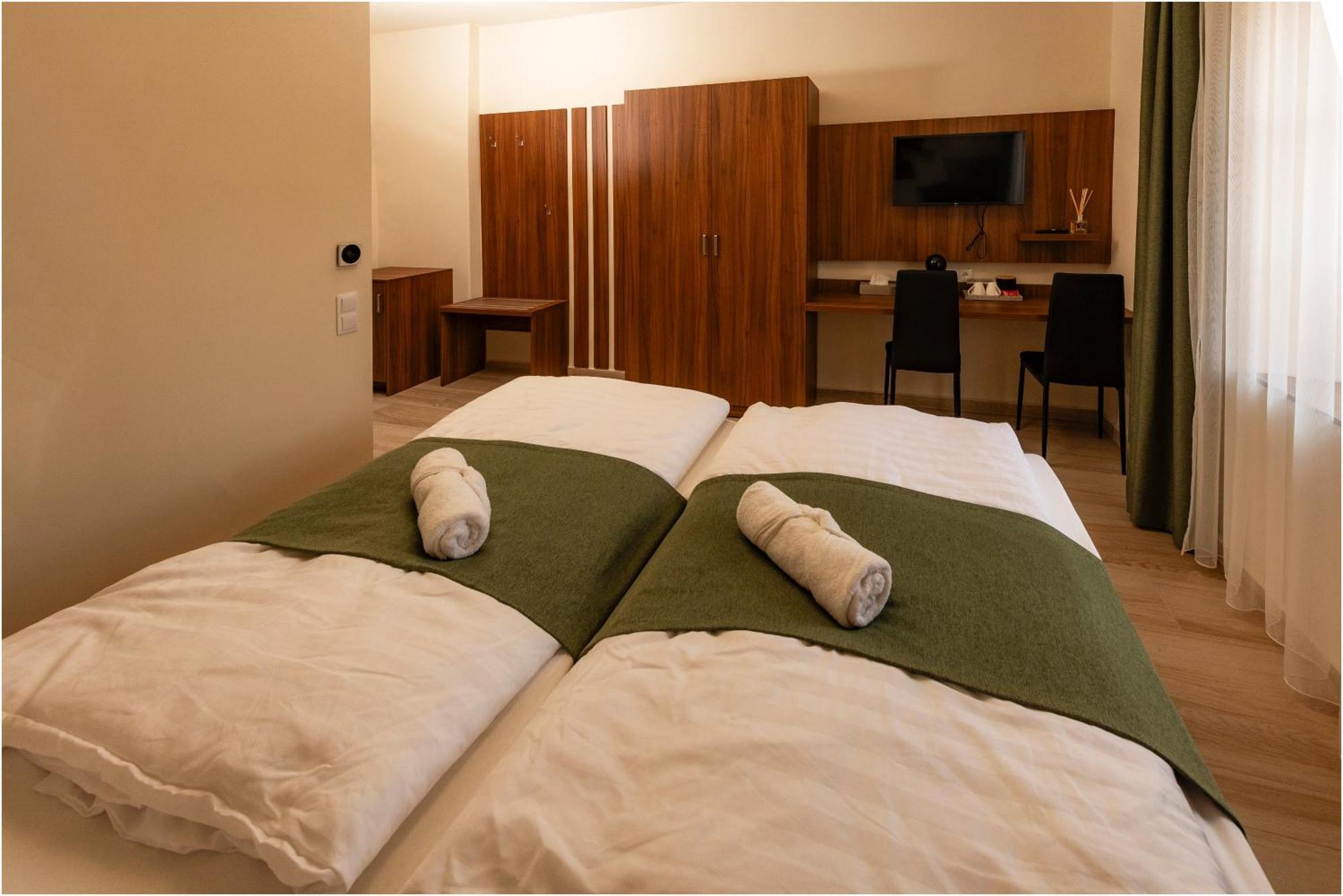 River Apartmanhaz Jaszbereny Luaran gambar